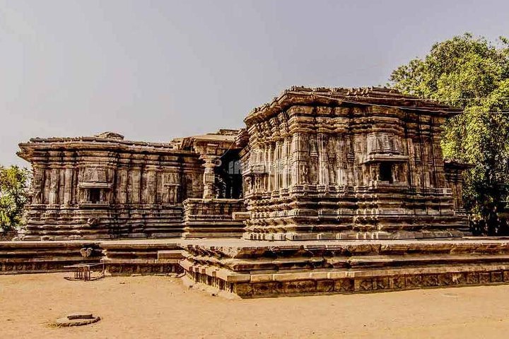 World heritage Ramappa temple & Kohinoor diamond tour from Hyderabad by car