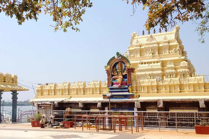 World heritage Ramappa temple & Kohinoor diamond tour from Hyderabad by car