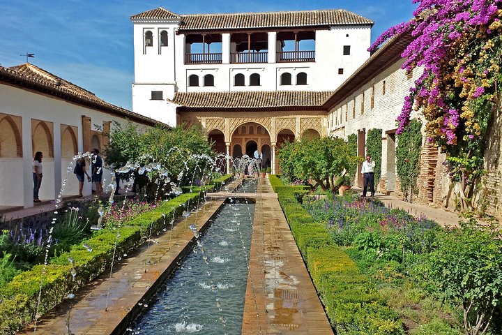 Skip-the-Line Alhambra, Nasrid & Generalife Granada Tour