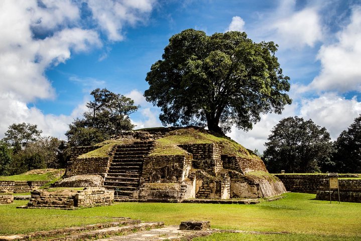 Iximché Ruins and Antigua City Tour from Guatemala City