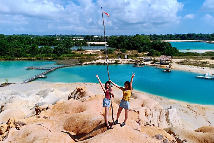 Bintan Sand Dunes and Blue Lakes Half-Day Tour with Lunch
