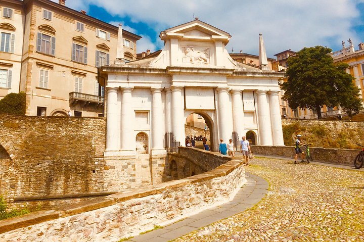 Bergamo private walking guided tour