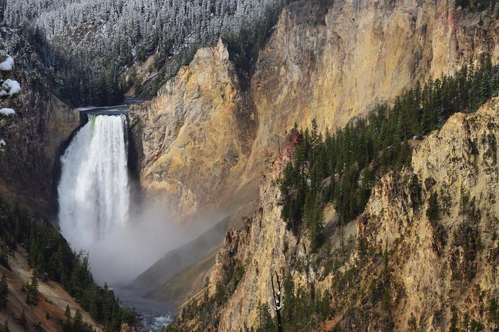 Private Yellowstone Old Faithful and Lower Loop Tour