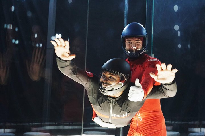 Cincinnati Indoor Skydiving Experience with 2 Flights & Personalized Certificate