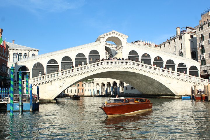 Venice Marco Polo Airport Private Arrival Transfer via Motorboat