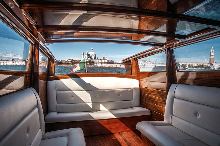 Venice Marco Polo Airport Private Arrival Transfer via Motorboat