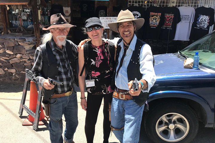 Oatman Mining Camp & Burros: Historic Route 66 Tour from Laughlin