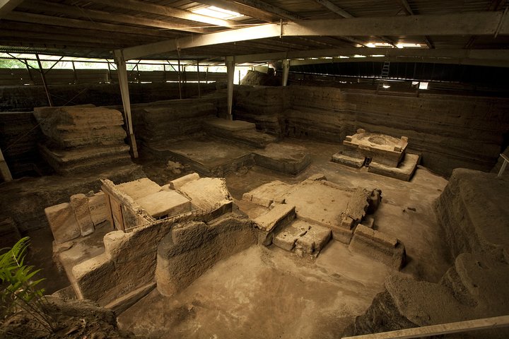 Maya Route Tour: El Salvador Mayan Sites including Joya de Cerén