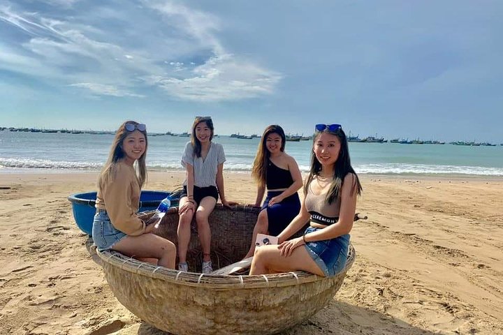 5-Hour Sunrise or Sunset Jeep Tour from Mui Ne