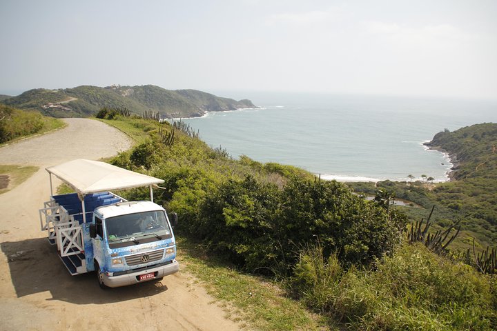 Búzios Full day: Boat and Trolley Tour with Lunch from Cabo Frio