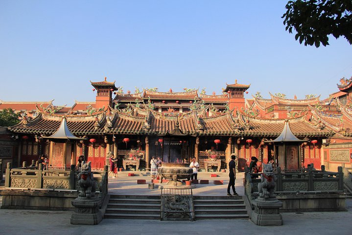 Private Day Tour of Quanzhou City Highlights Sightseeing with Snacks