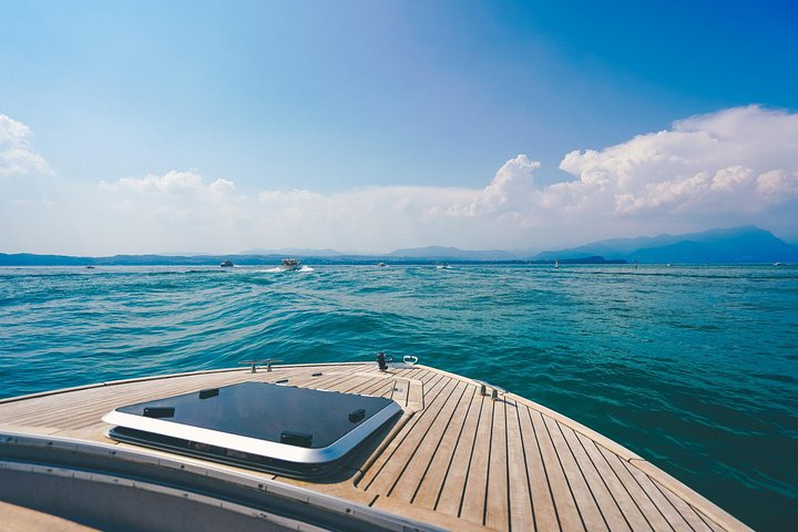 From Verona: Lake Garda and Sirmione Day Tour with Cruise