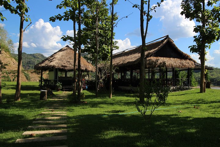 Luang Prabang: Cruise to Pak Ou Caves & Kuang Si Waterfalls