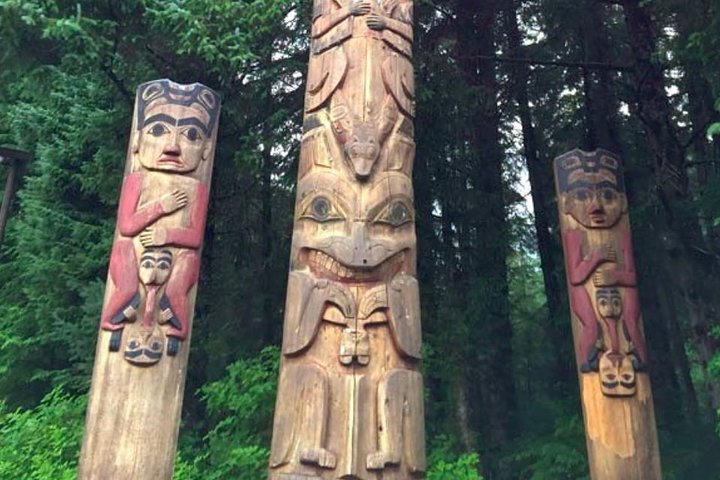 Sitka Up Close: Bears, Eagles & Totem Forest Walk (Small Group)