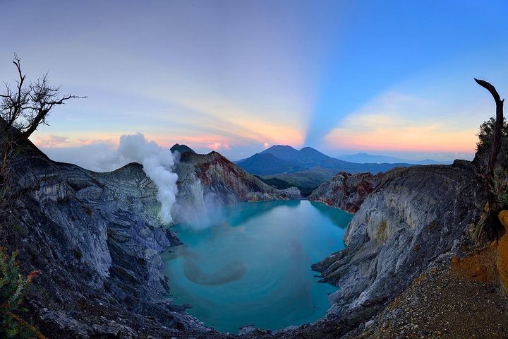 Kawah Ijen Midnight Tour (1 Day)