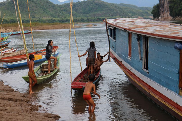 Luang Prabang: Cruise to Pak Ou Caves & Kuang Si Waterfalls