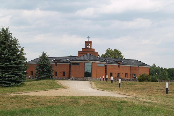 Group Day trip to Rundale Palace, Hill of Crosses & Bauska Castle