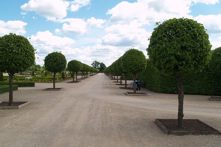 Group Day trip to Rundale Palace, Hill of Crosses & Bauska Castle