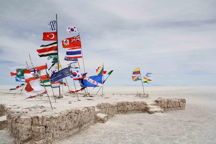 Salar de Uyuni with Lodging - 2 full days - With Minor Lagoons
