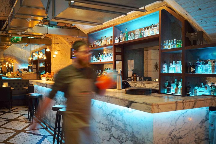 Glasgow Premium Food & Drink Tour with EatWalk Tours