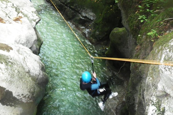 Canyoning discovery 3h in Grenoble (high Furon canyon)