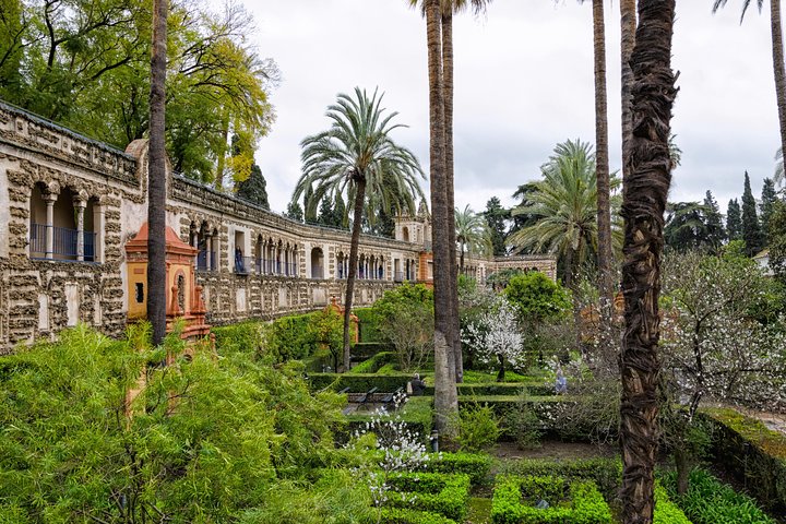 Alcazar and Cathedral of Seville Tour with Skip the Line Tickets