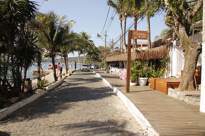 Búzios Full day: Boat and Trolley Tour with Lunch from Cabo Frio