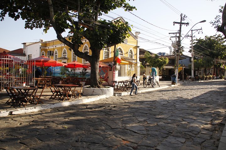 Búzios Full day: Boat and Trolley Tour with Lunch from Cabo Frio