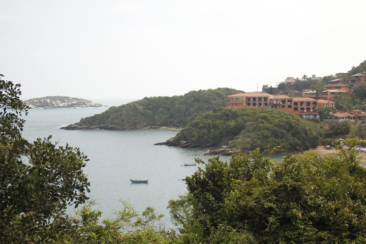 Búzios Full day: Boat and Trolley Tour with Lunch from Cabo Frio