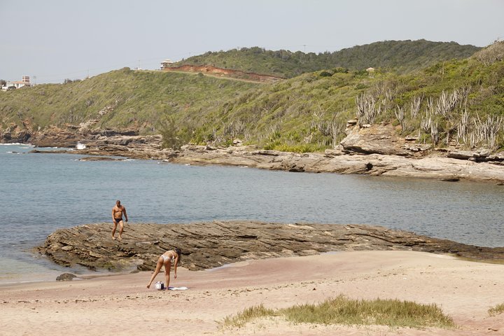 Búzios Full day: Boat and Trolley Tour with Lunch from Cabo Frio
