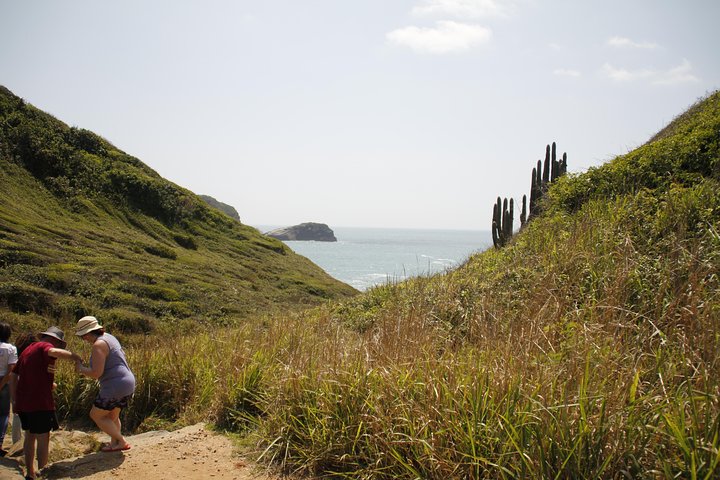 Búzios Full day: Boat and Trolley Tour with Lunch from Cabo Frio