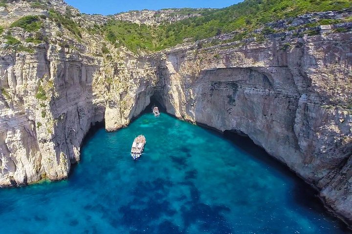 Full-Day Boat Tour of Paxos Antipaxos Blue Caves from Corfu