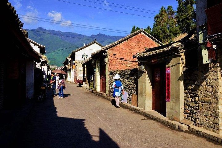 2days tour Dali Cangshan Mout erhai lake xizhou market three pagodas from Dali