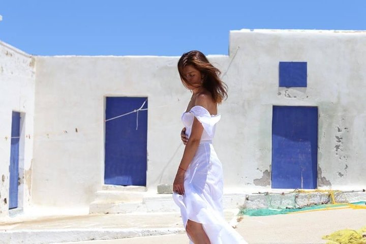 Private Photo Session with a Local Photographer in Tinos