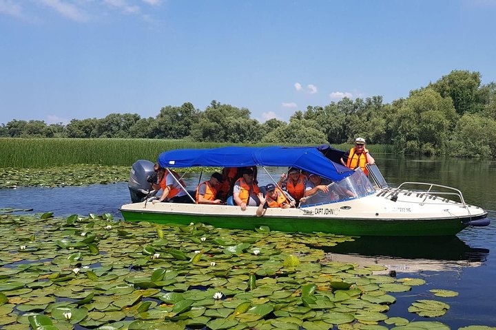 PRIVATE 4-5h speedboat tour to the village Mila23