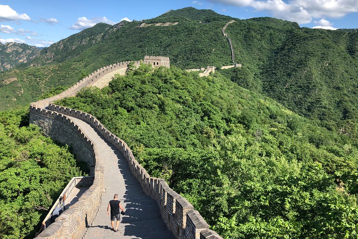 All Inclusive Great Wall Tour with Silk Street Market Shopping Experience