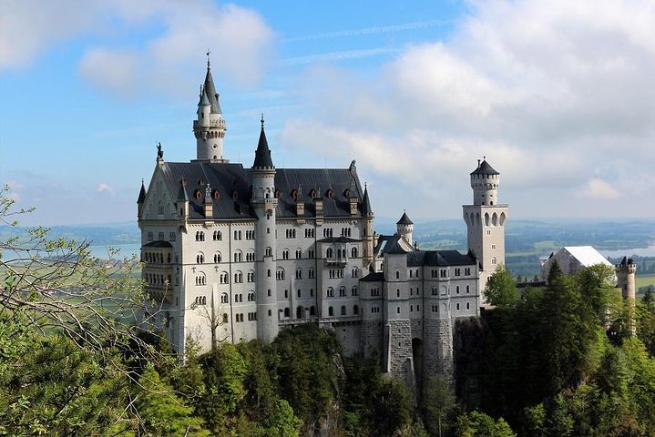 Skip the Line: Neuschwanstein Castle Private Tour From Füssen or Hohenschwangau