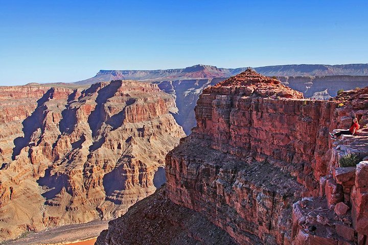 Shuttle Between Las Vegas and Grand Canyon West w/Sunset Option