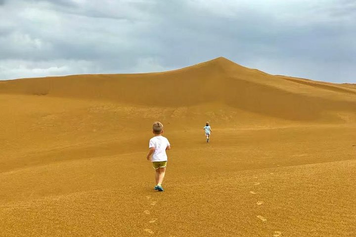 Huhhot 4D3N Inner Mongolia Grassland and desert nature tours