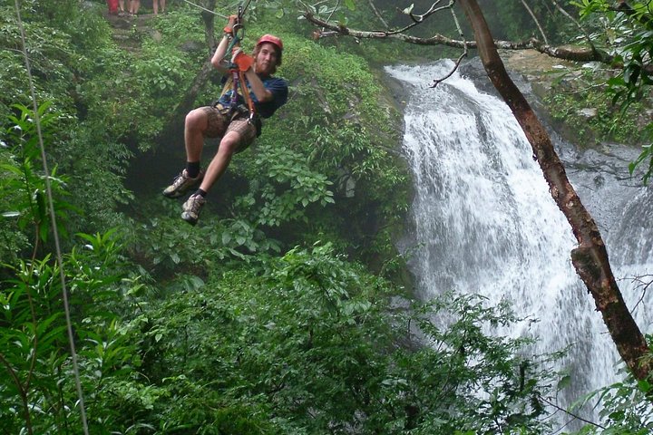18-Zipline Adventure Over 11 Waterfalls in Costa Rica