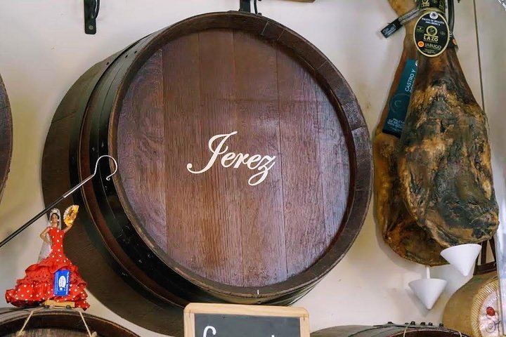 Sevilla Food Tour: Tapas, Wine, History & Traditions