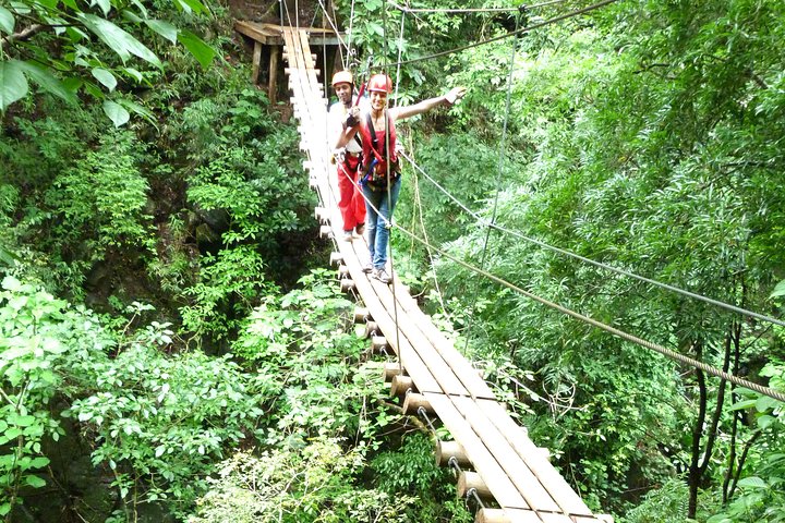 18-Zipline Adventure Over 11 Waterfalls in Costa Rica