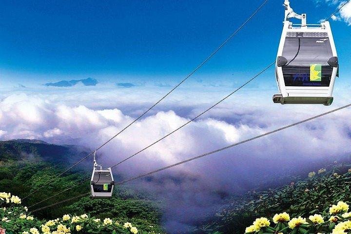 Private hiking tour to Cangshan Mountain from Dali