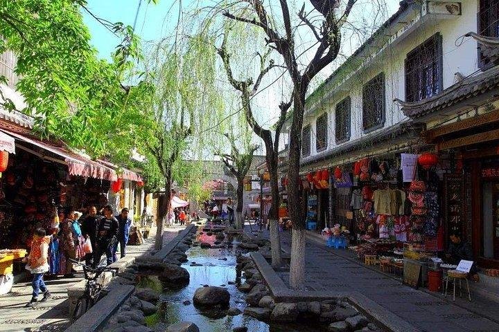 Private hiking tour to Cangshan Mountain from Dali