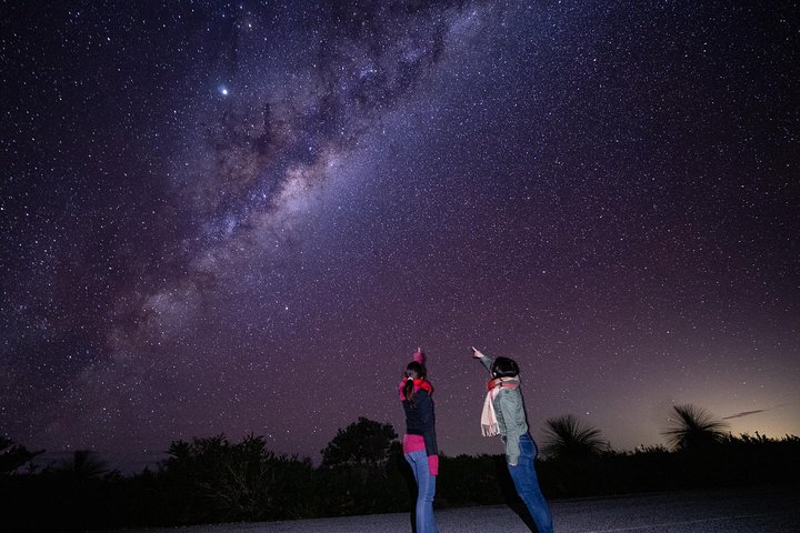 Pinnacles Desert Sunset Dinner and Stargazing Tour