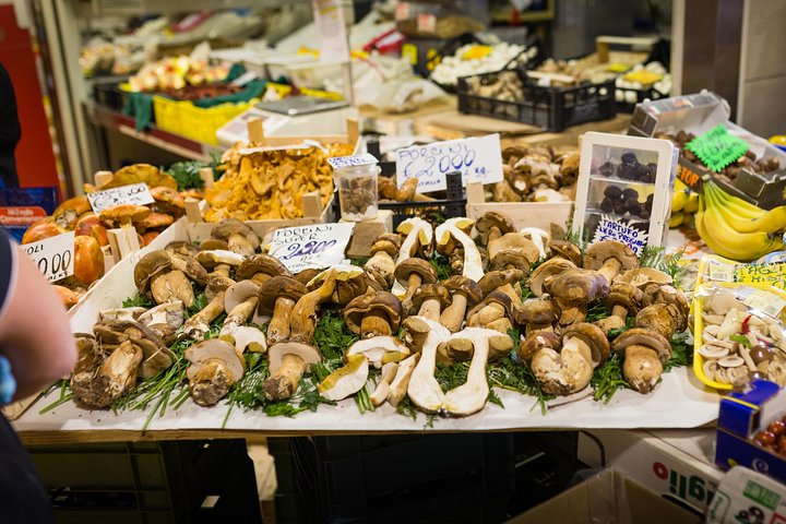 Small-group Street food tour in Aosta