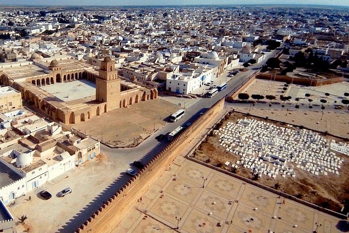 From Tunis/Hammamet/Sousse : 2 day Sahara tour with night in tent