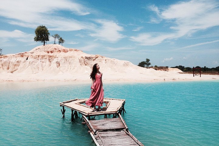 Bintan Sand Dunes and Blue Lakes Half-Day Tour with Lunch