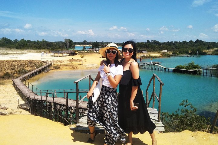 Bintan Sand Dunes and Blue Lakes Half-Day Tour with Lunch