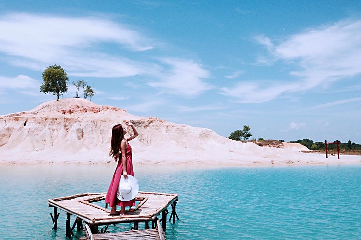 Bintan Sand Dunes and Blue Lakes Half-Day Tour with Lunch